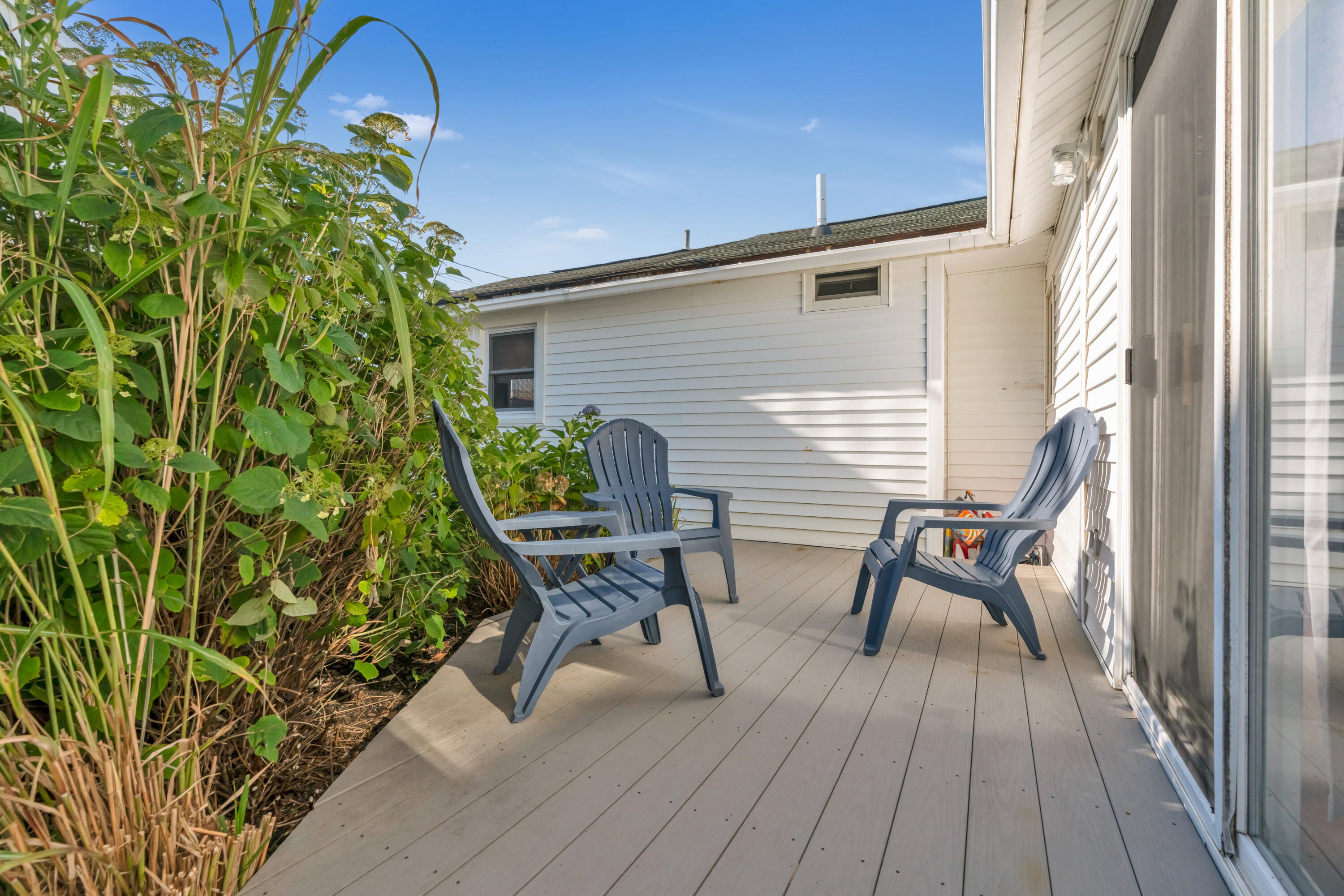 165 East Grand Avenue 5-6