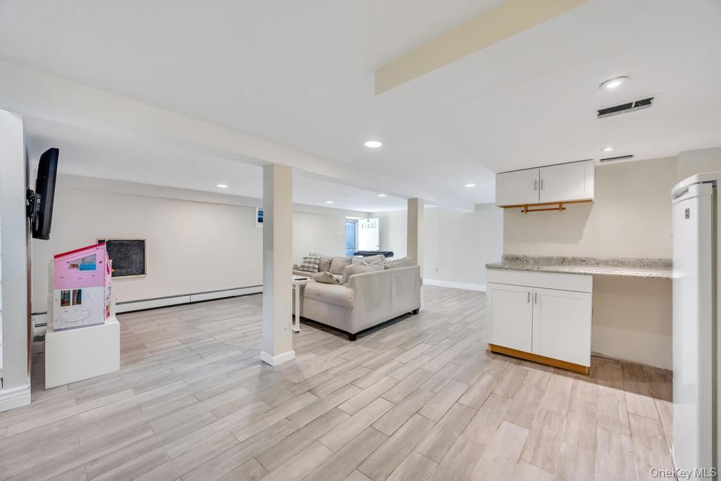 83 E End Avenue