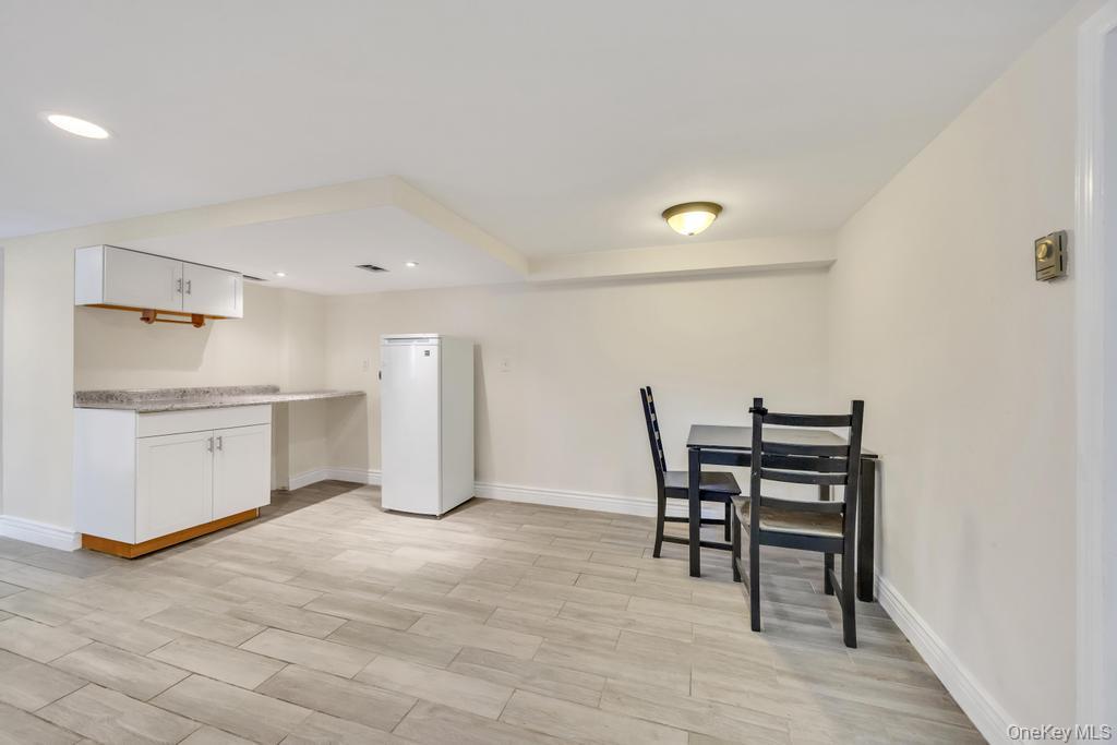 83 E End Avenue