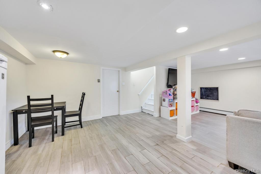 83 E End Avenue