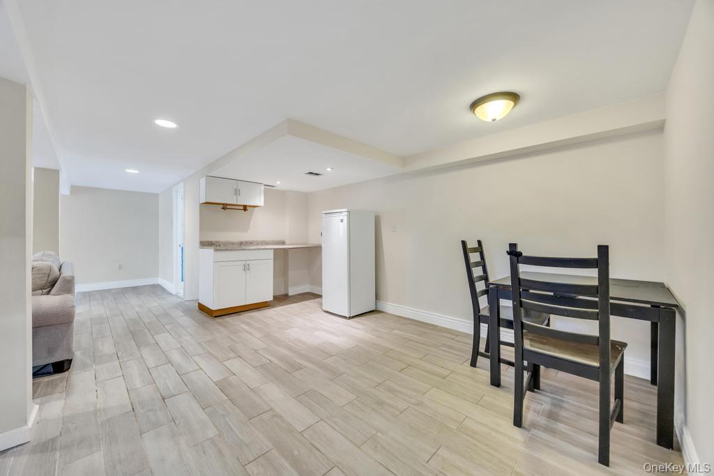 83 E End Avenue