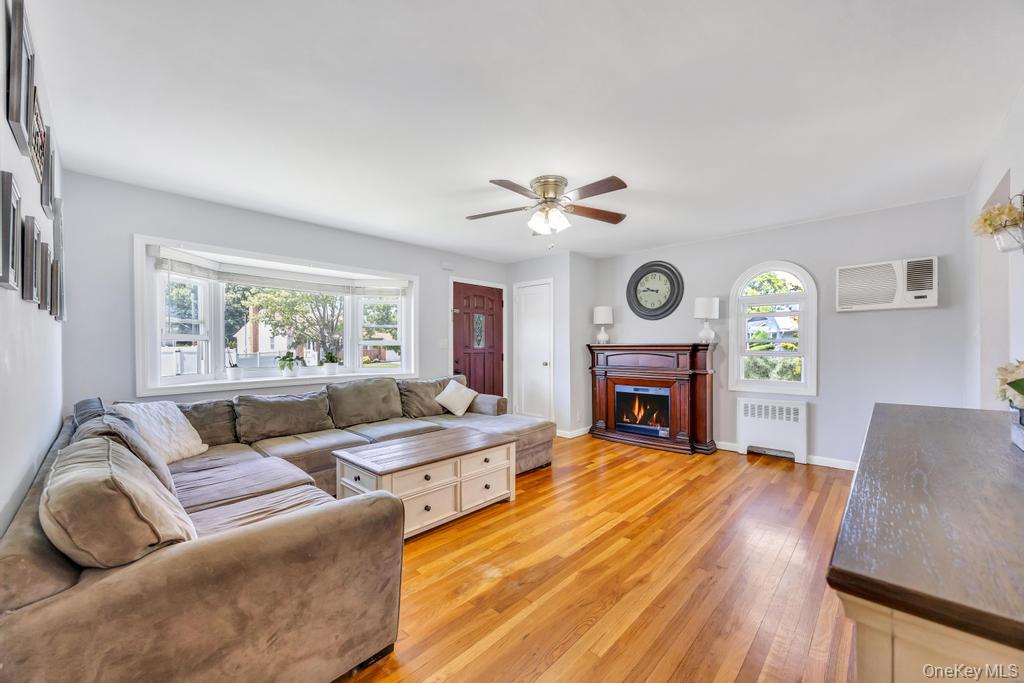 83 E End Avenue