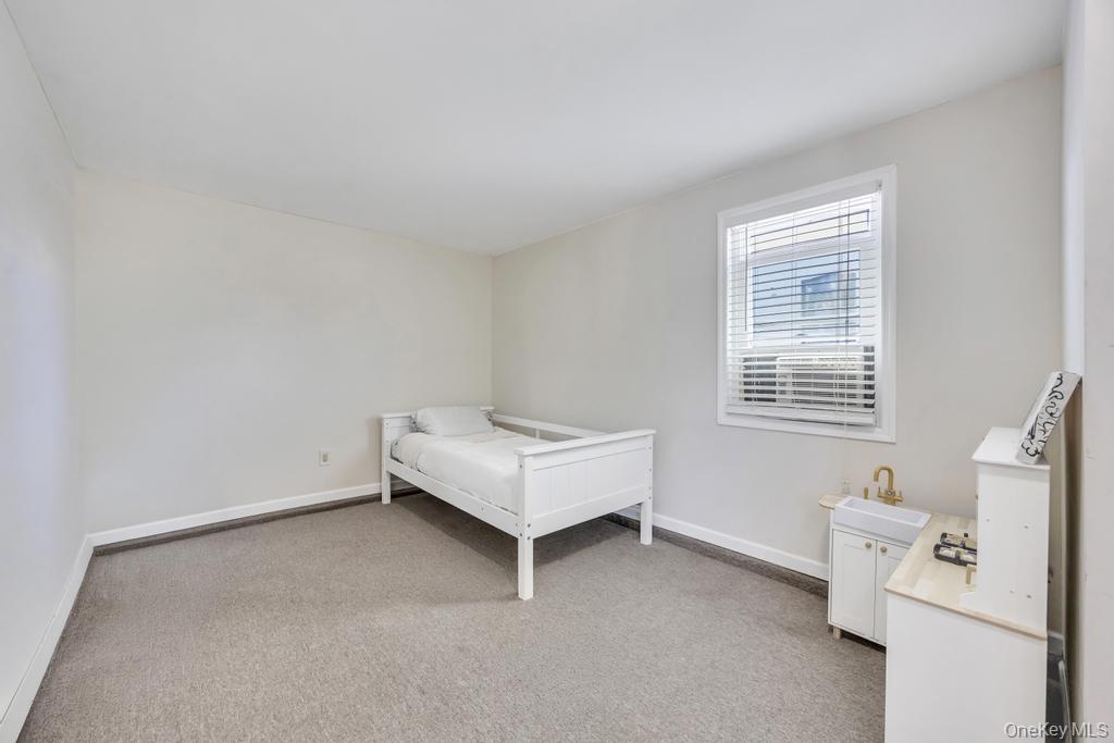 83 E End Avenue