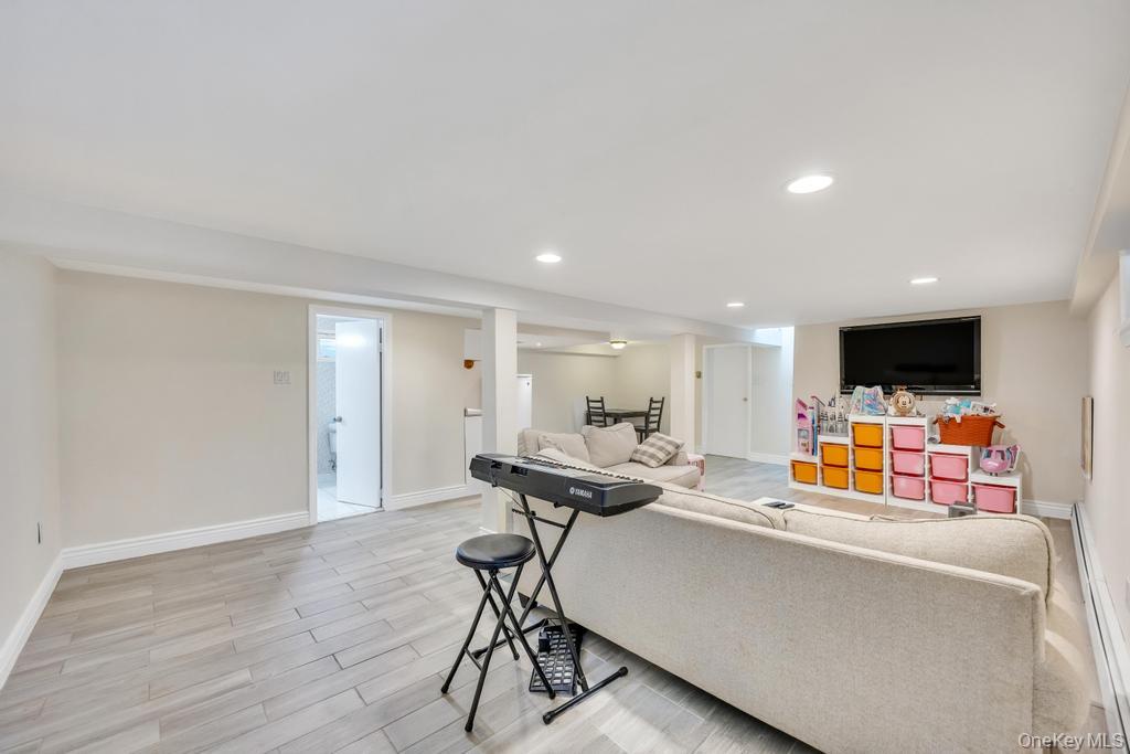 83 E End Avenue