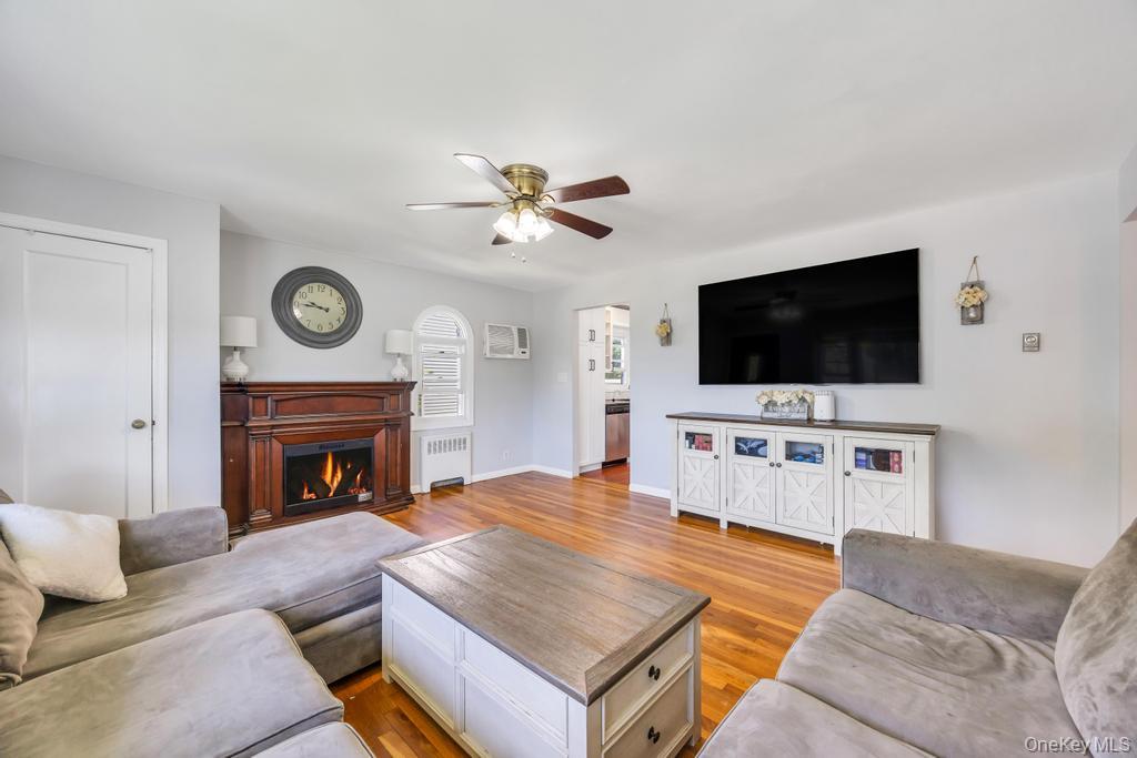 83 E End Avenue