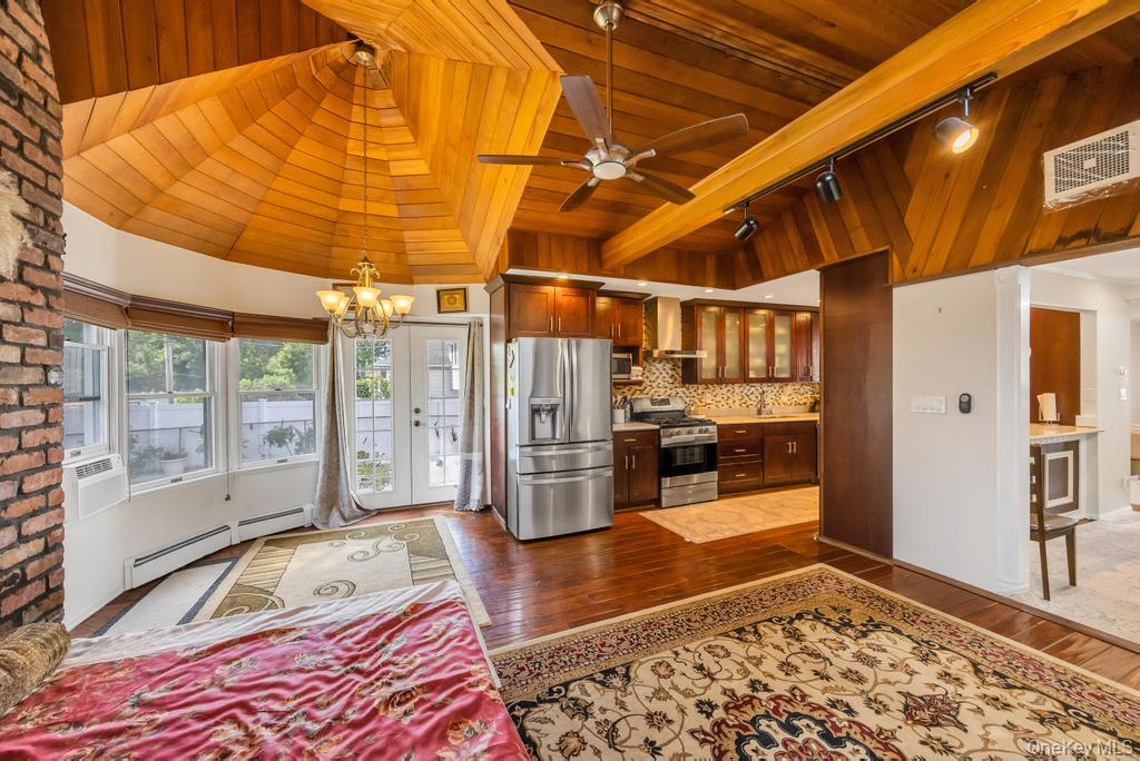 11 Edgewood Drive