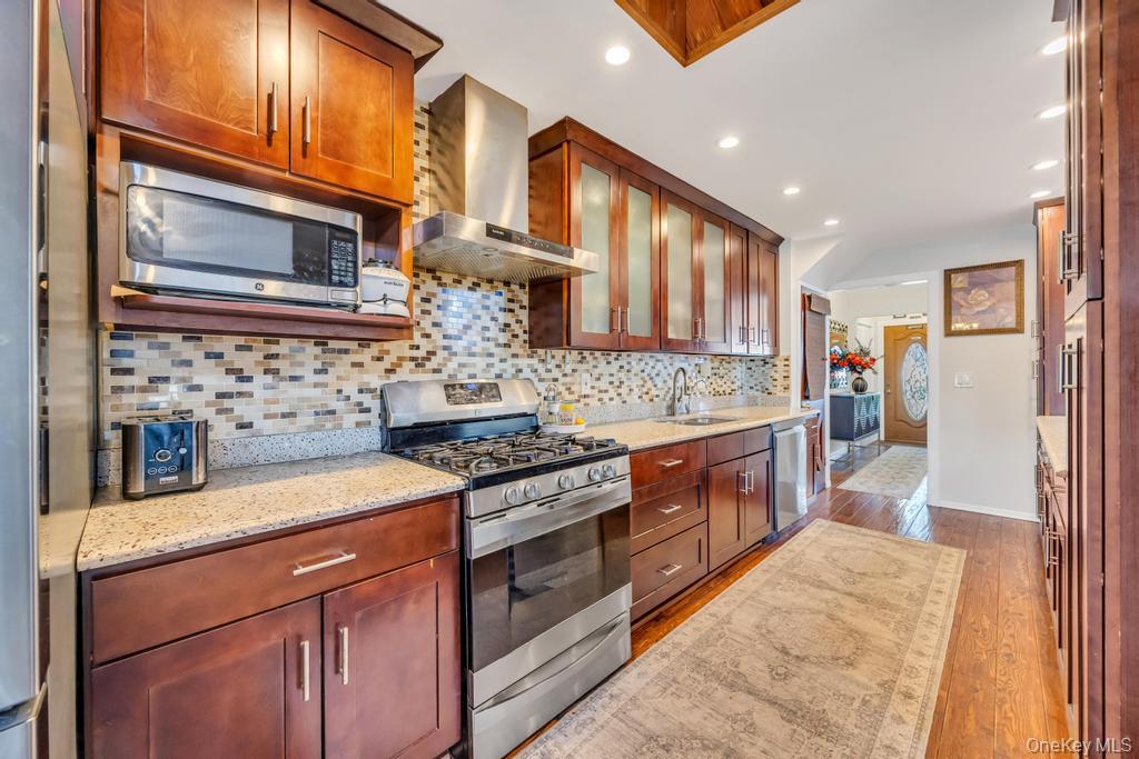 11 Edgewood Drive