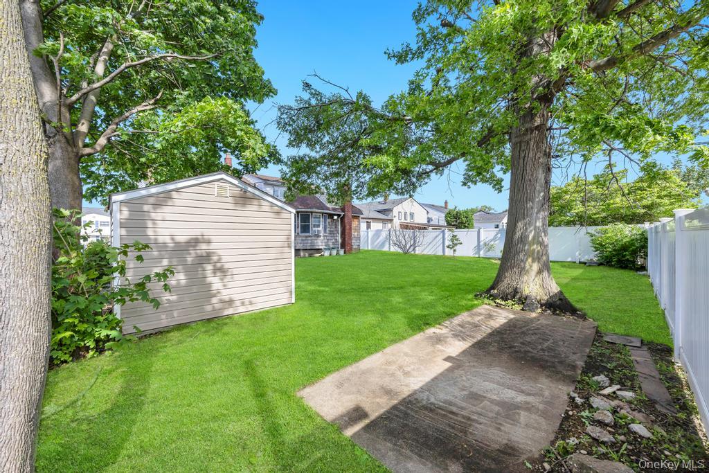 11 Edgewood Drive