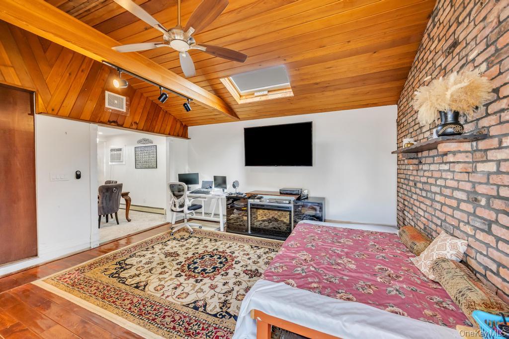 11 Edgewood Drive