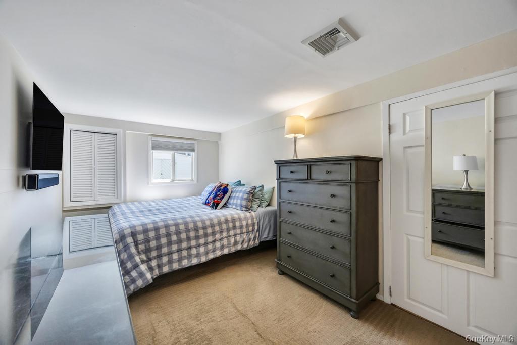 25 Laurel Place