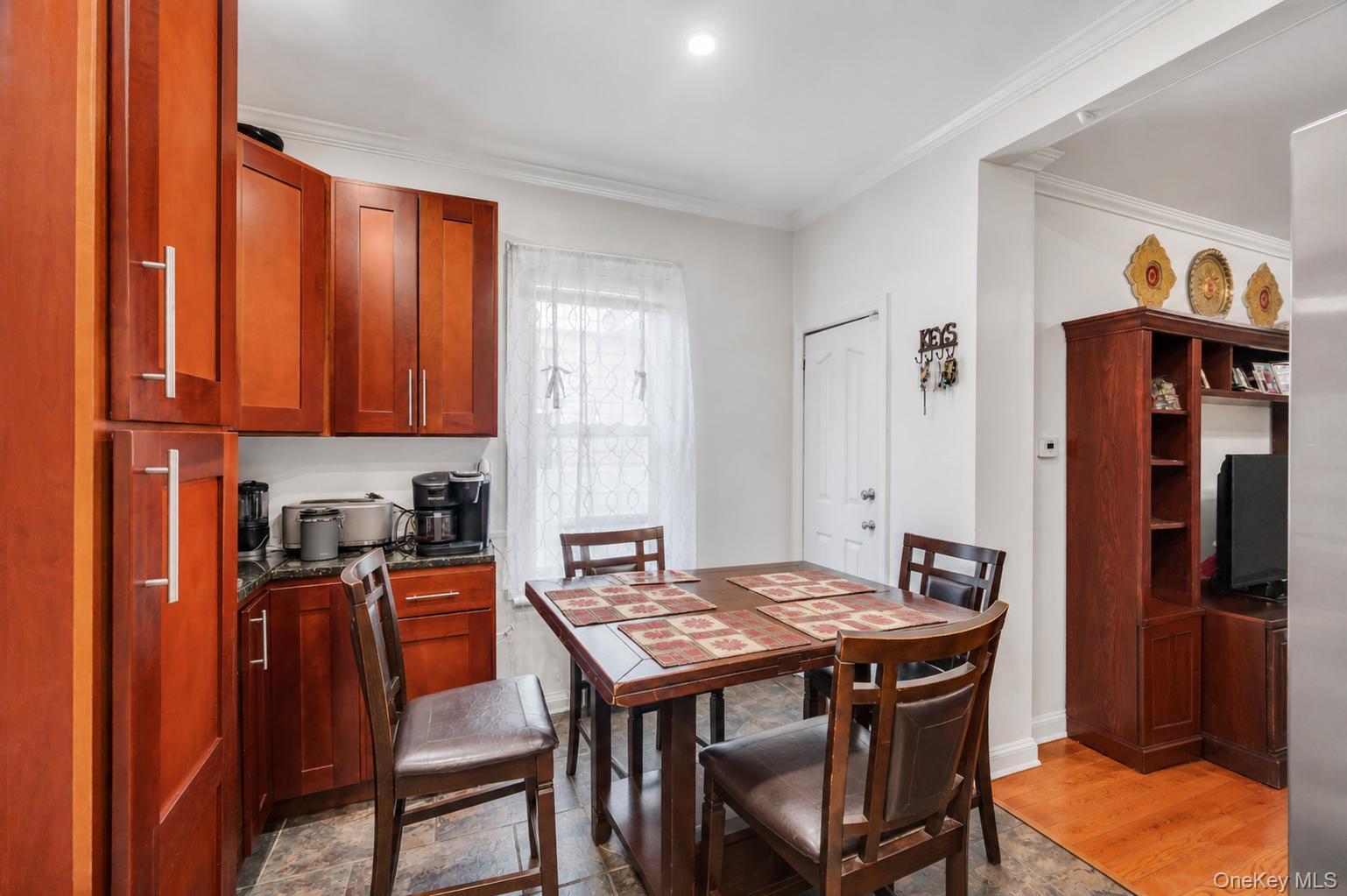 10530 Van Wyck Expressway