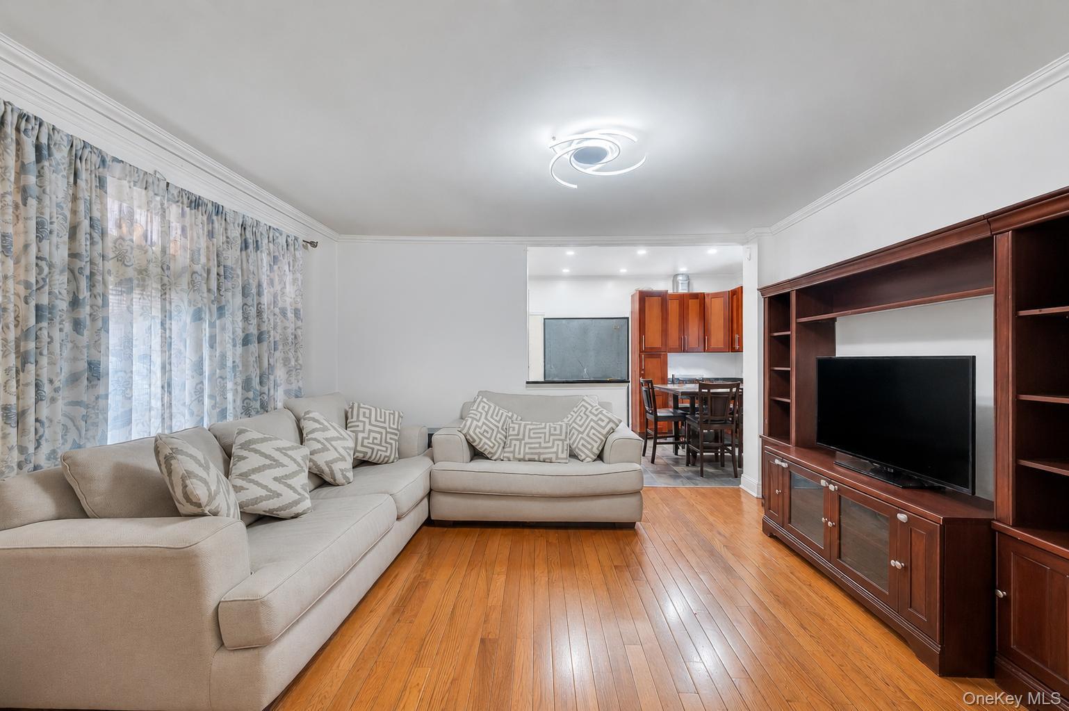 10530 Van Wyck Expressway