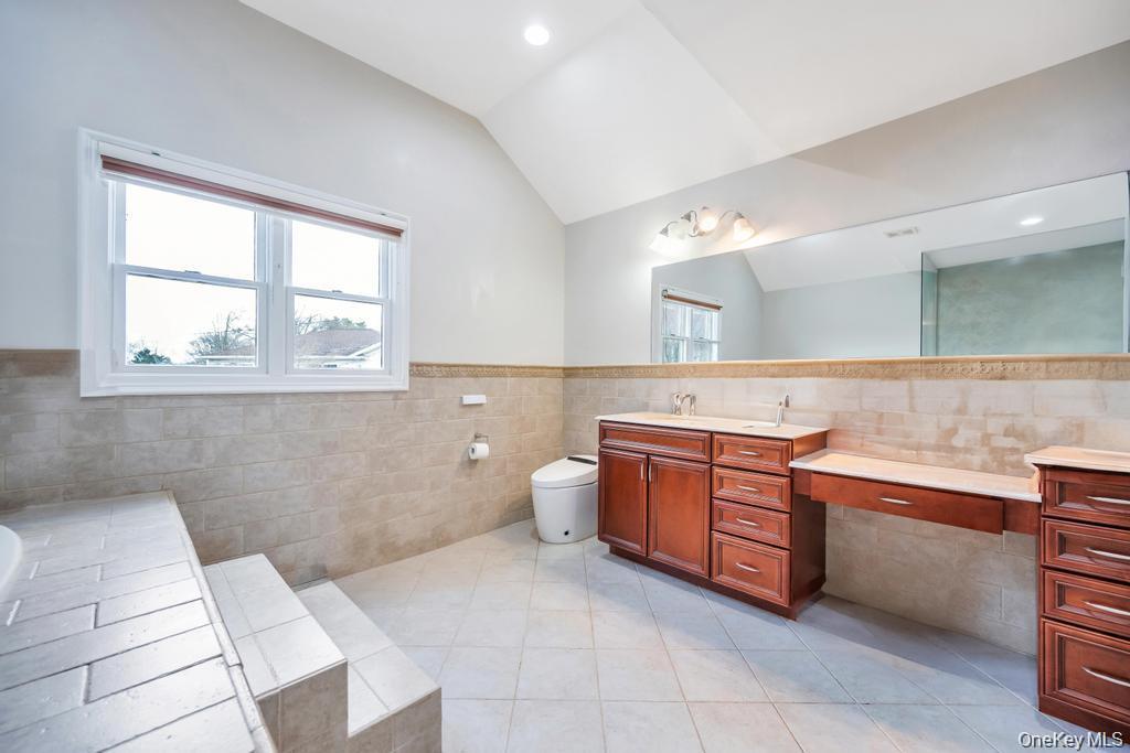 6 Garden Circle
