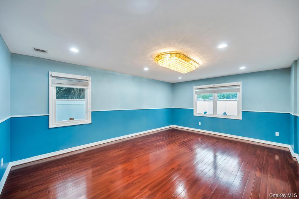 6 Garden Circle