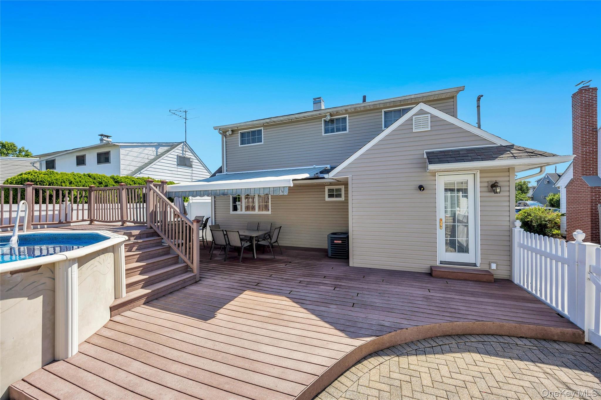 42 Crescent Street