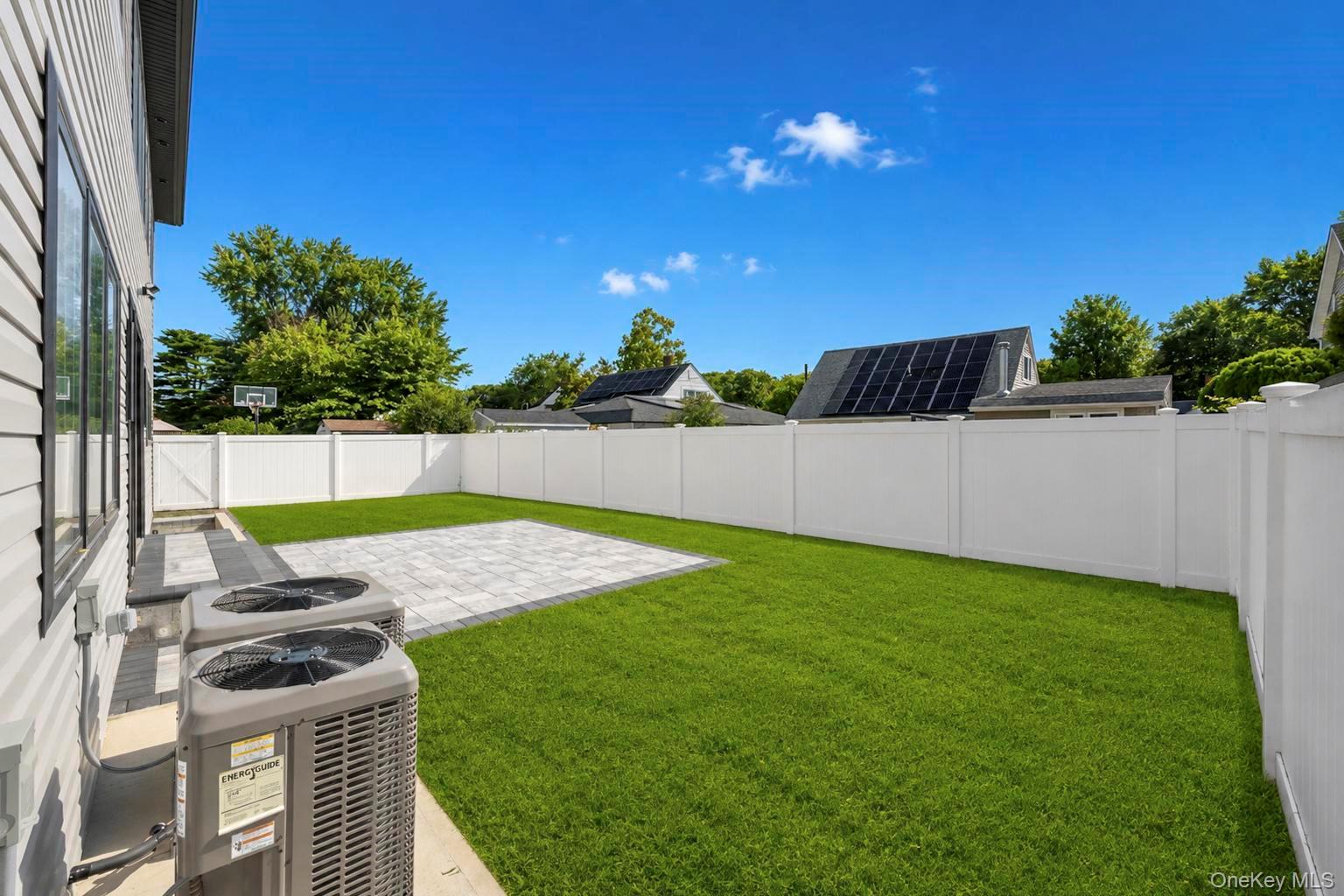 43 W Cabot Lane
