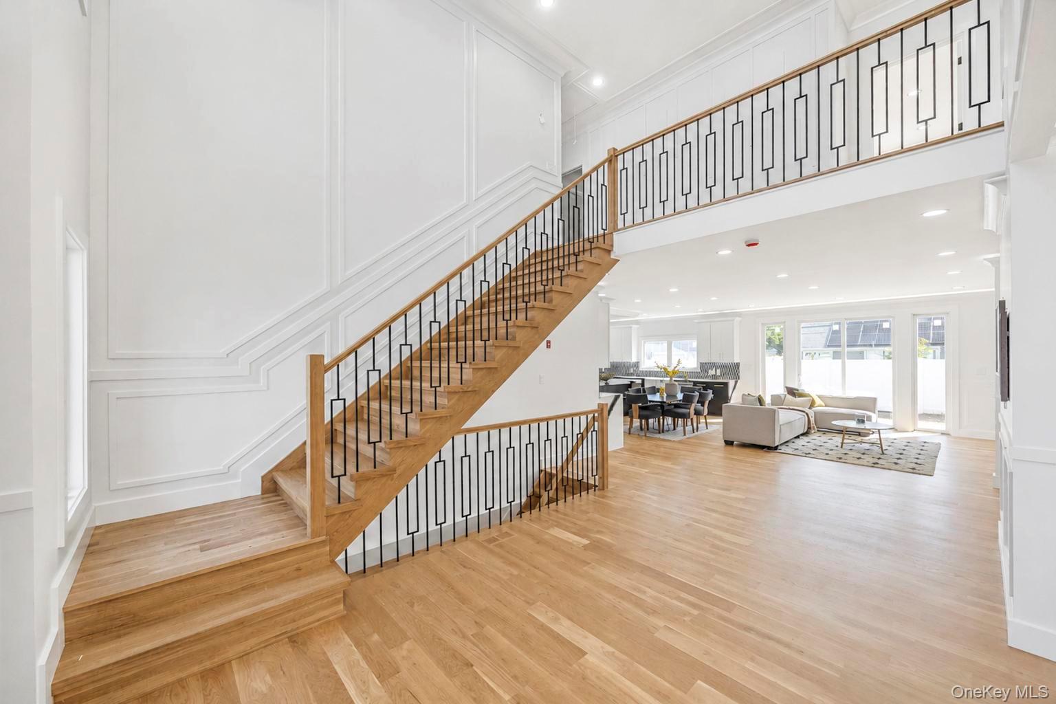 43 W Cabot Lane