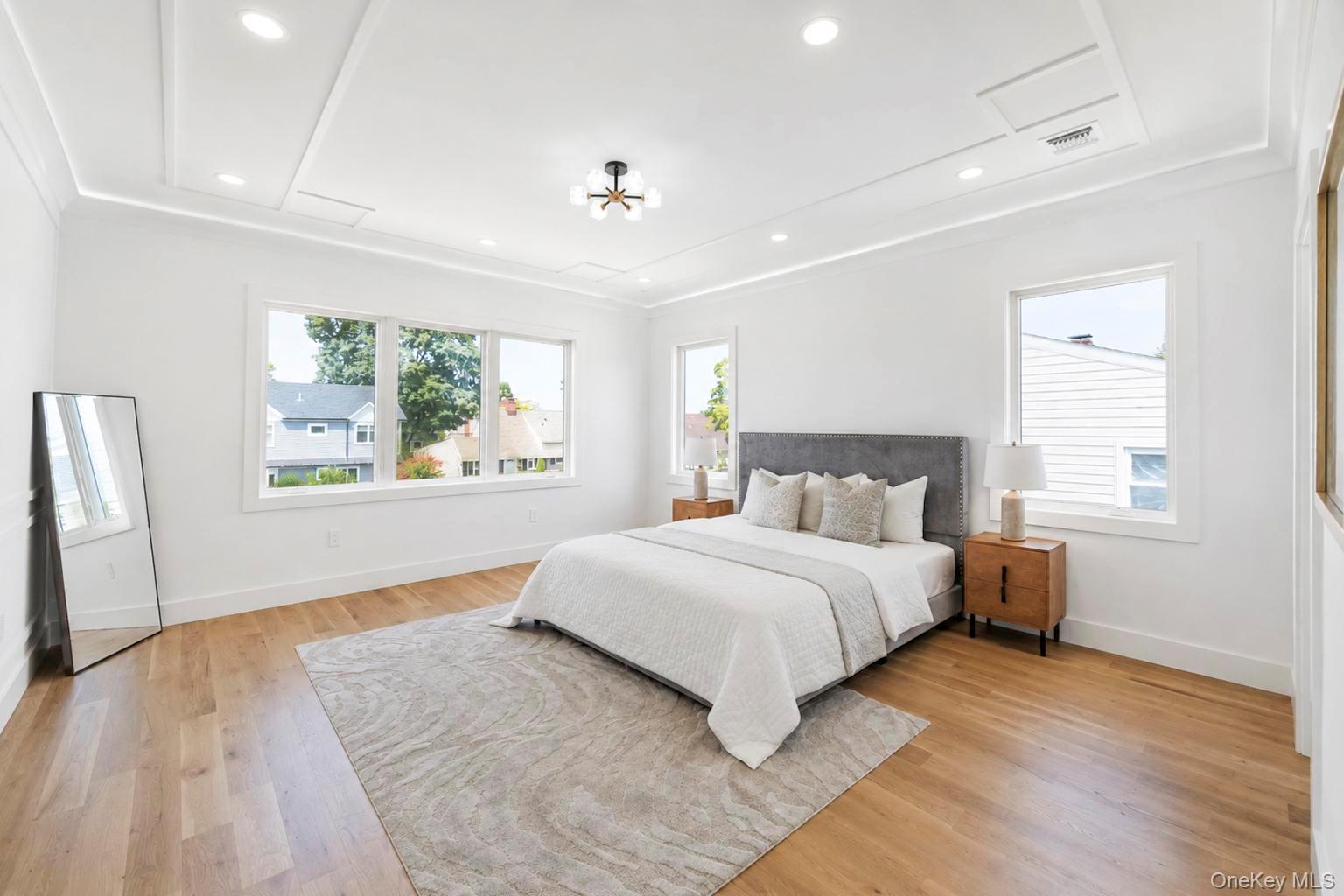 43 W Cabot Lane