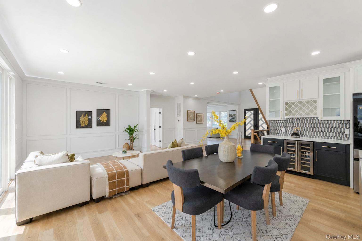 43 W Cabot Lane