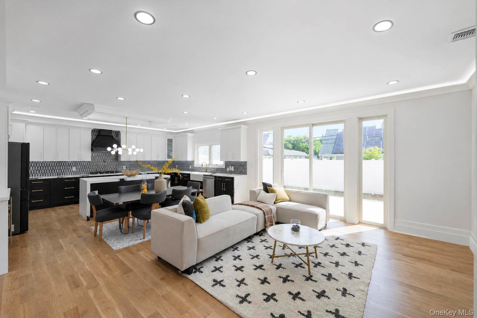 43 W Cabot Lane