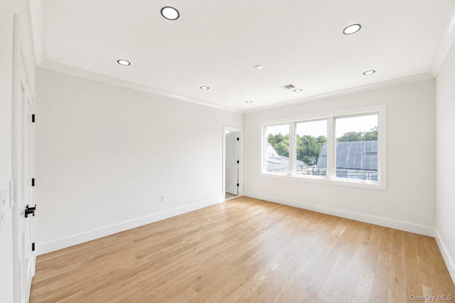 43 W Cabot Lane