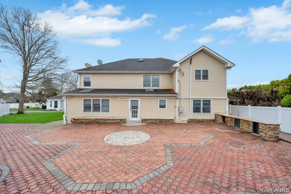6 Garden Circle