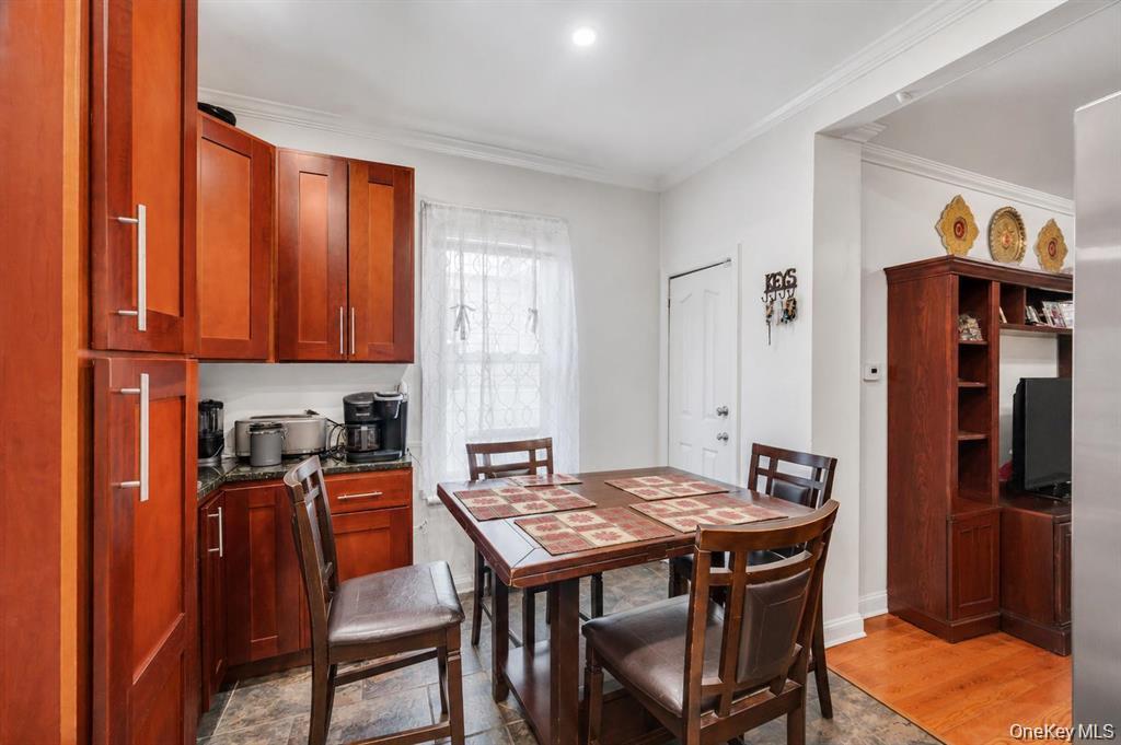 10530 Van Wyck Expressway