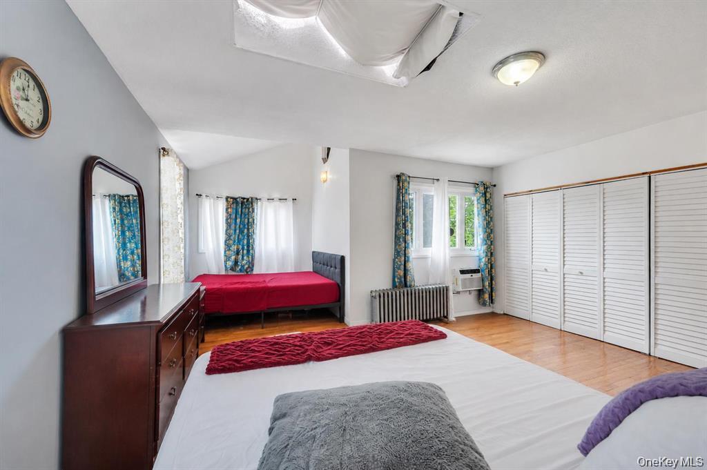 10530 Van Wyck Expressway
