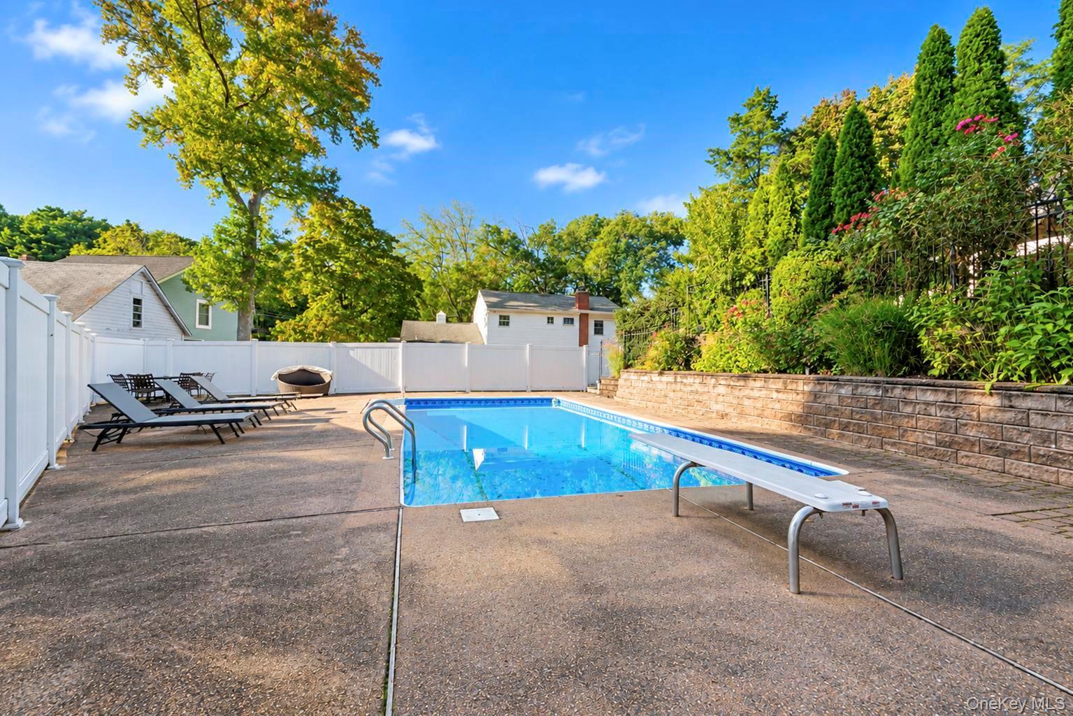 4 Hunting Hill Road