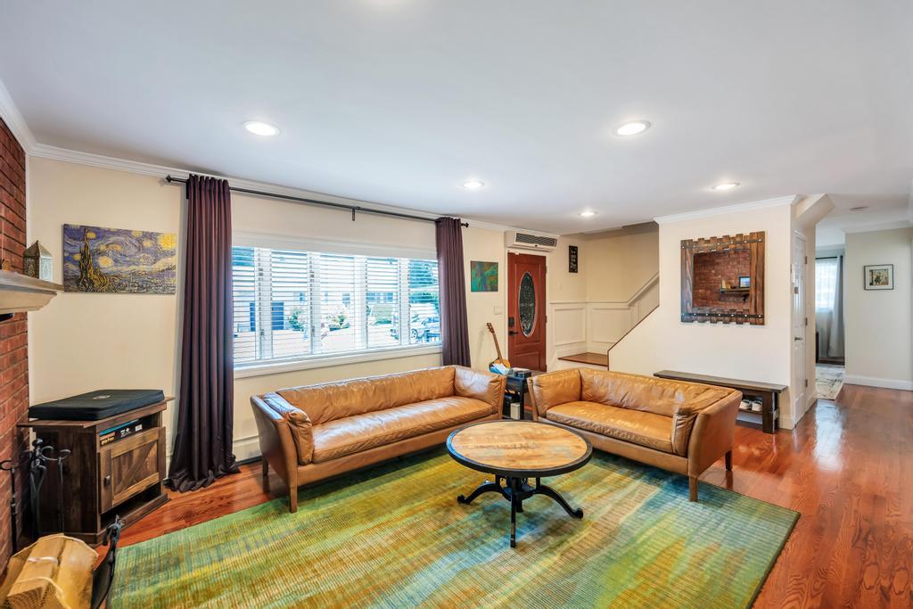 260 9th Street