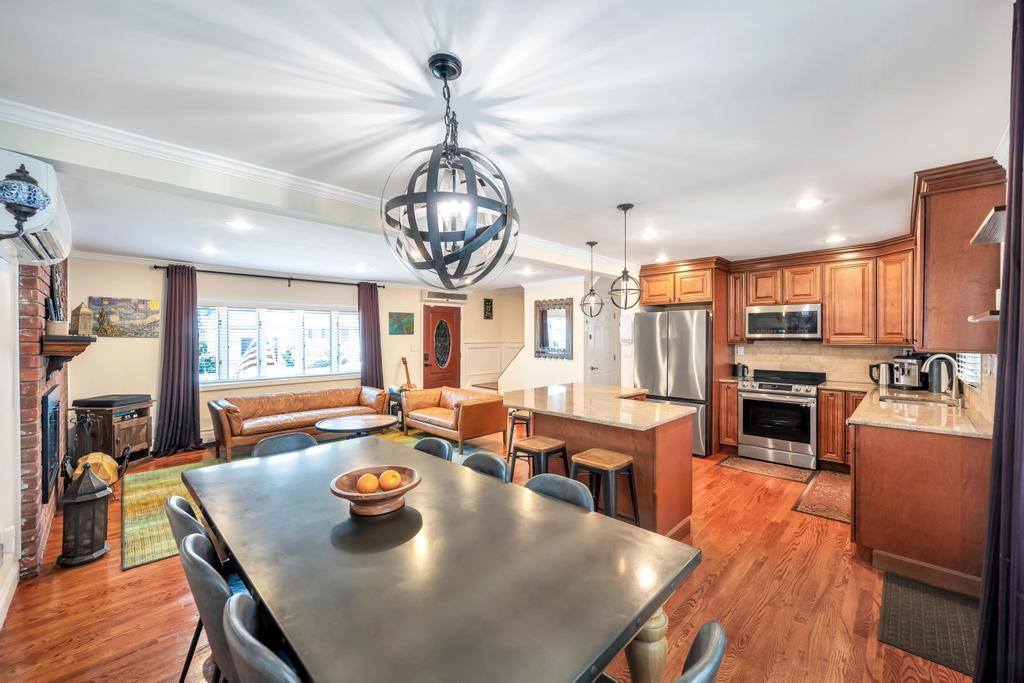 260 9th Street