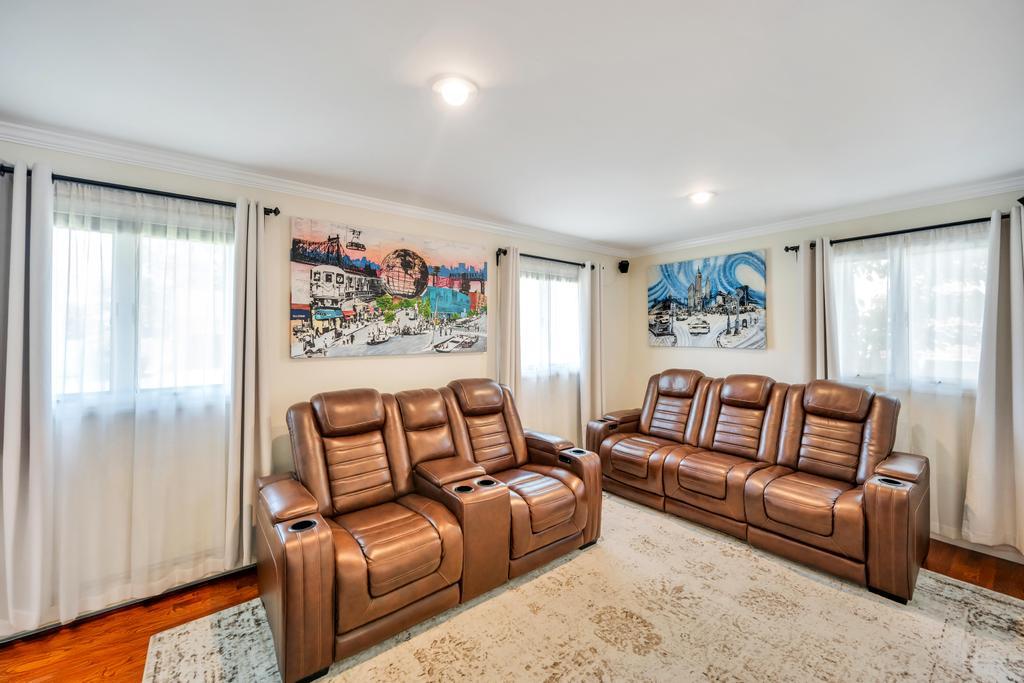 260 9th Street