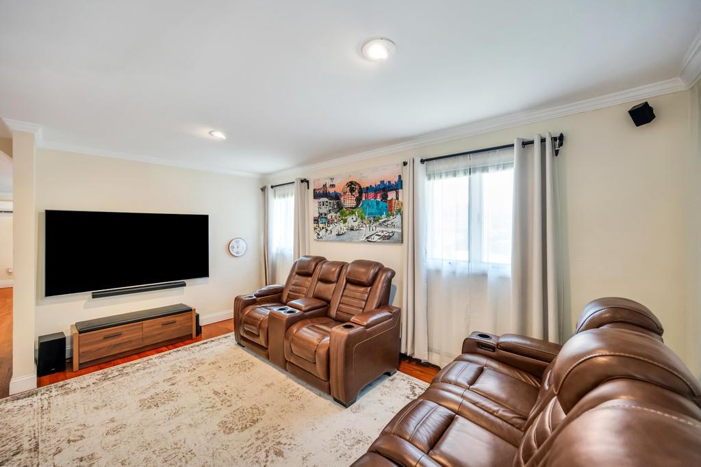 260 9th Street