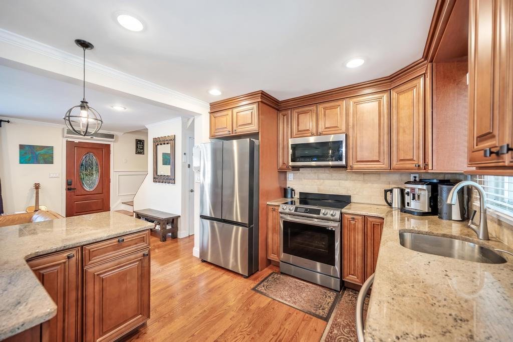 260 9th Street