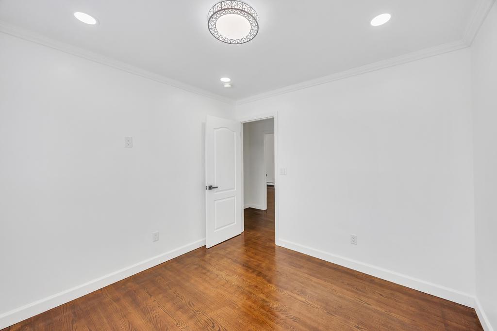 32 Cornell Avenue
