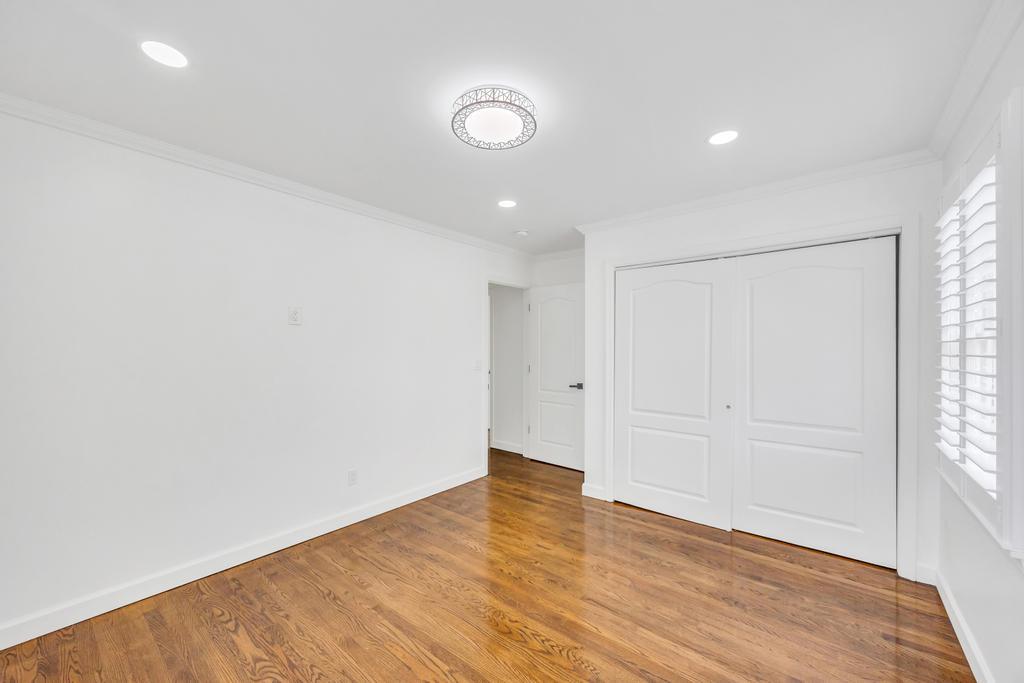32 Cornell Avenue