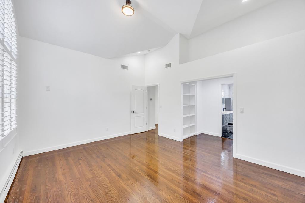 32 Cornell Avenue
