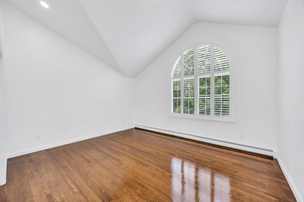 32 Cornell Avenue