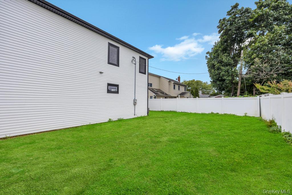 472 Farmranch Road E