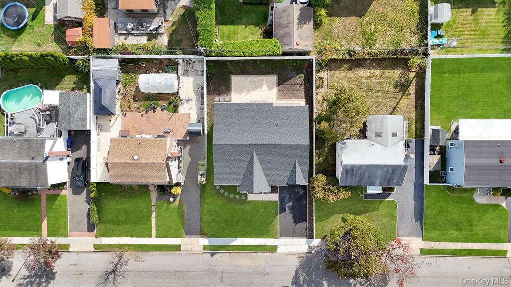3562 Raven Street