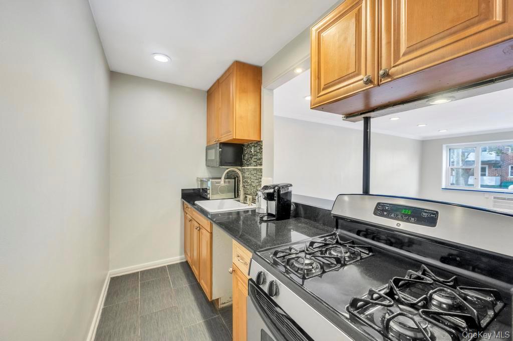 101 Lincoln Avenue Unit: 1f