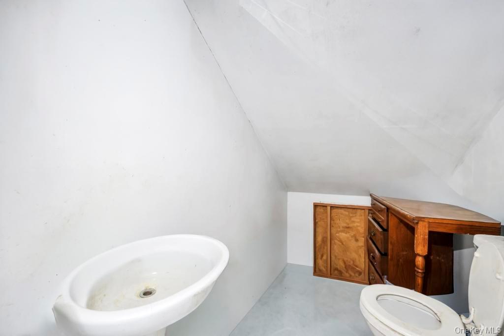 143 Blacksmith Road E