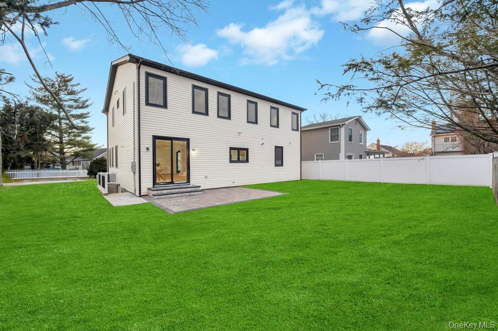 472 Farmranch Road E