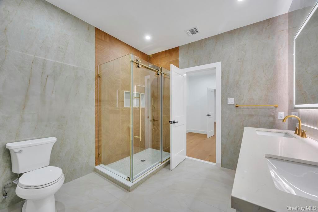 472 Farmranch Road E