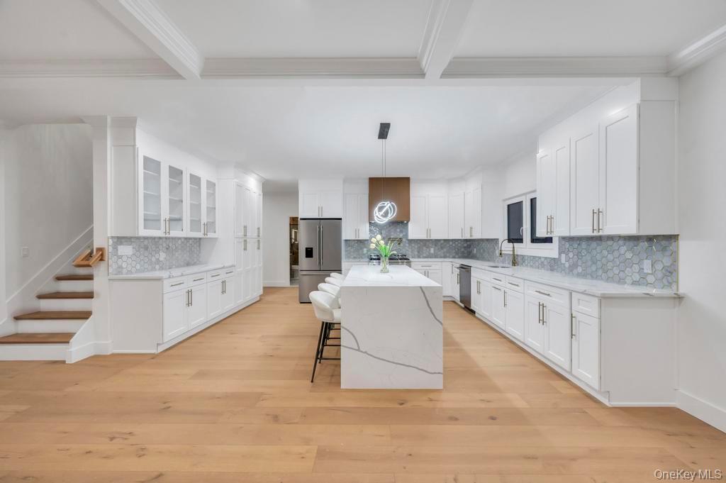 472 Farmranch Road E