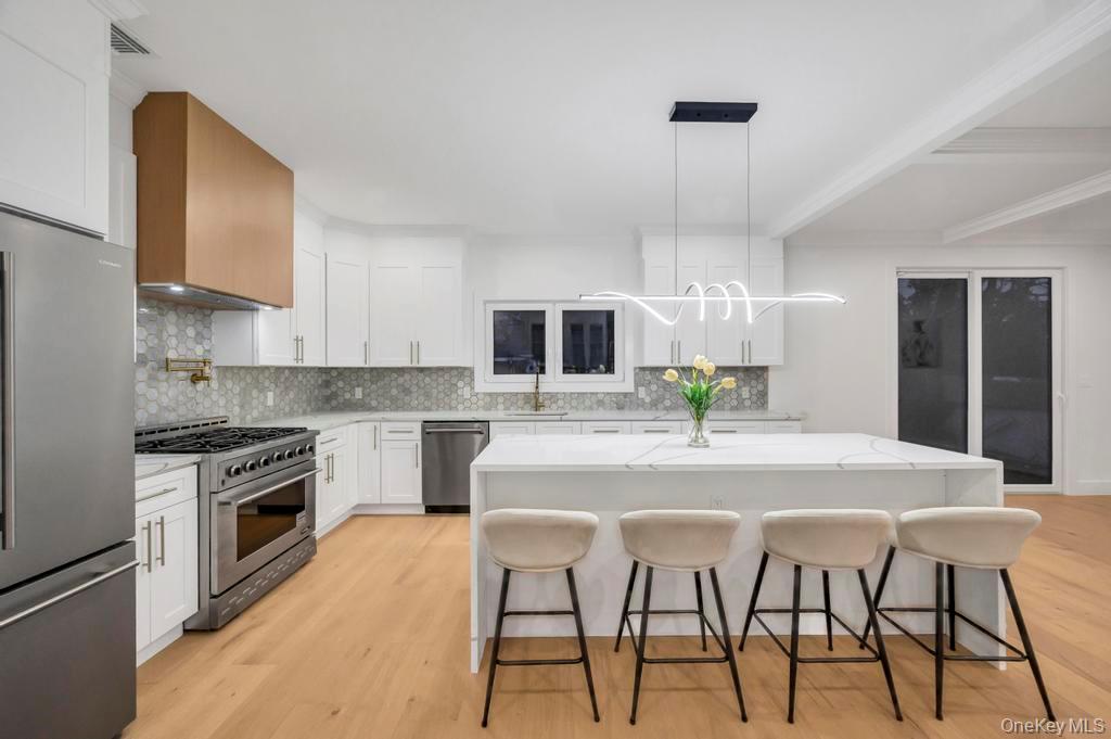 472 Farmranch Road E