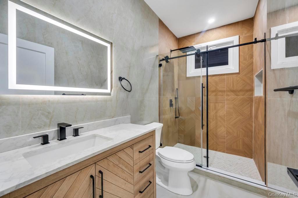 472 Farmranch Road E