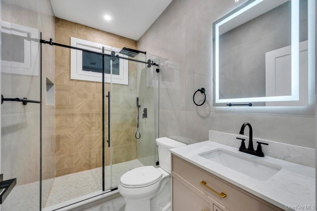 472 Farmranch Road E