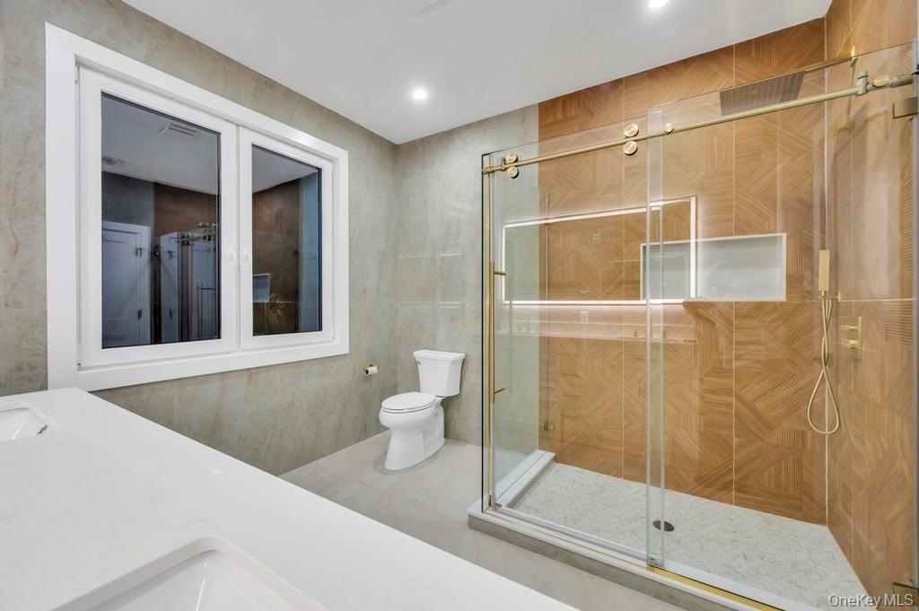 472 Farmranch Road E