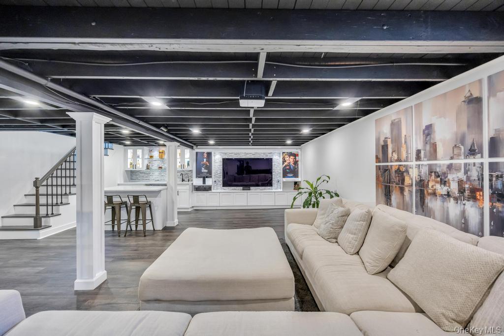 15 Main Parkway